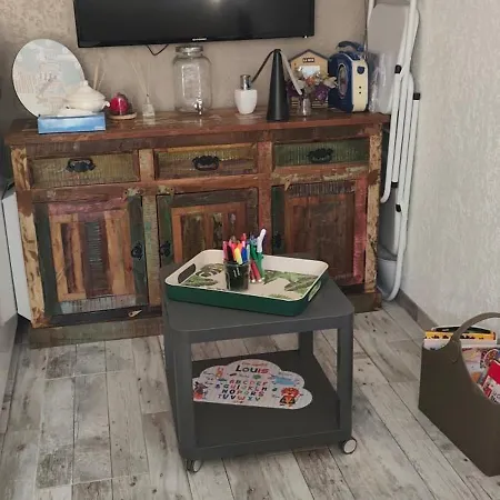 Maison Sous Les Pins Apartmán *